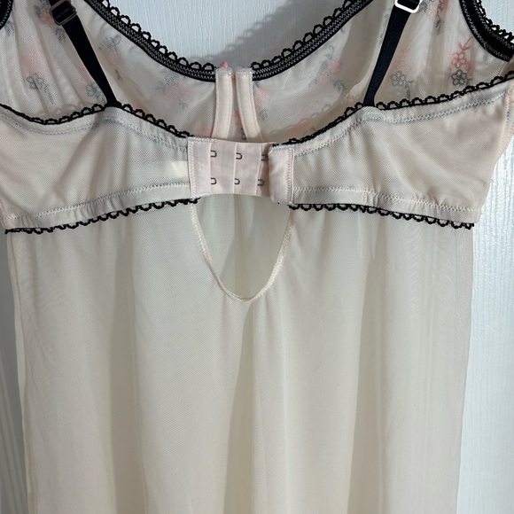 ADORE ME size medium Floral Lace Trim Chemise - Picture 7 of 7